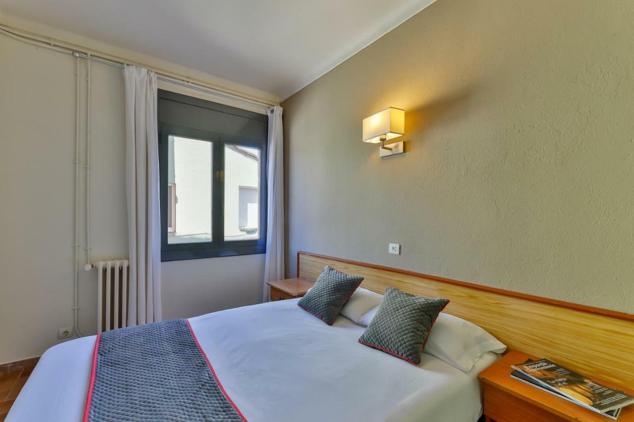 Alberana Hostel *